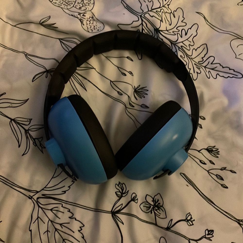 Noise canceling ear muffs for children.